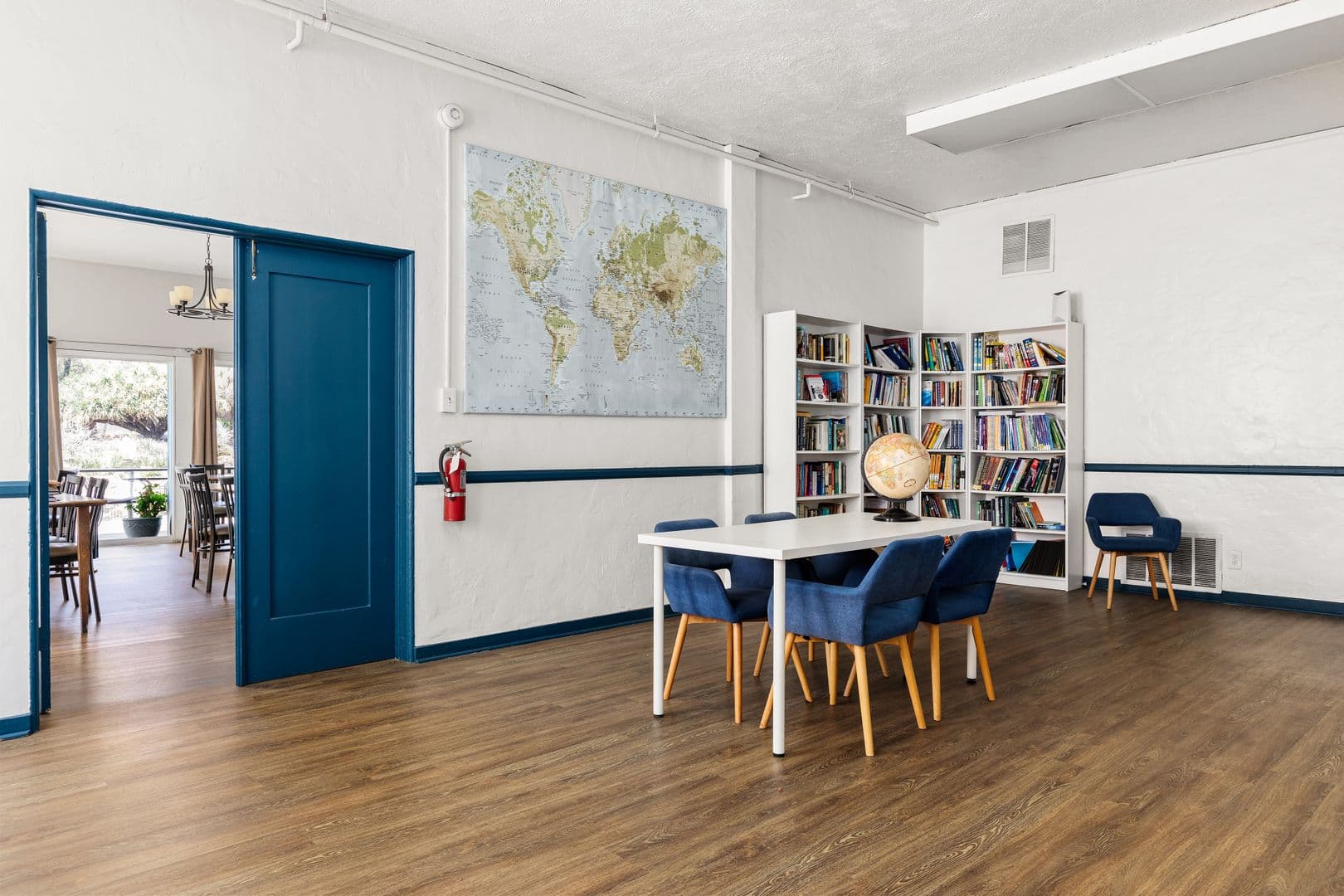 Los Angeles Apartment: 840 Hilgard Ave