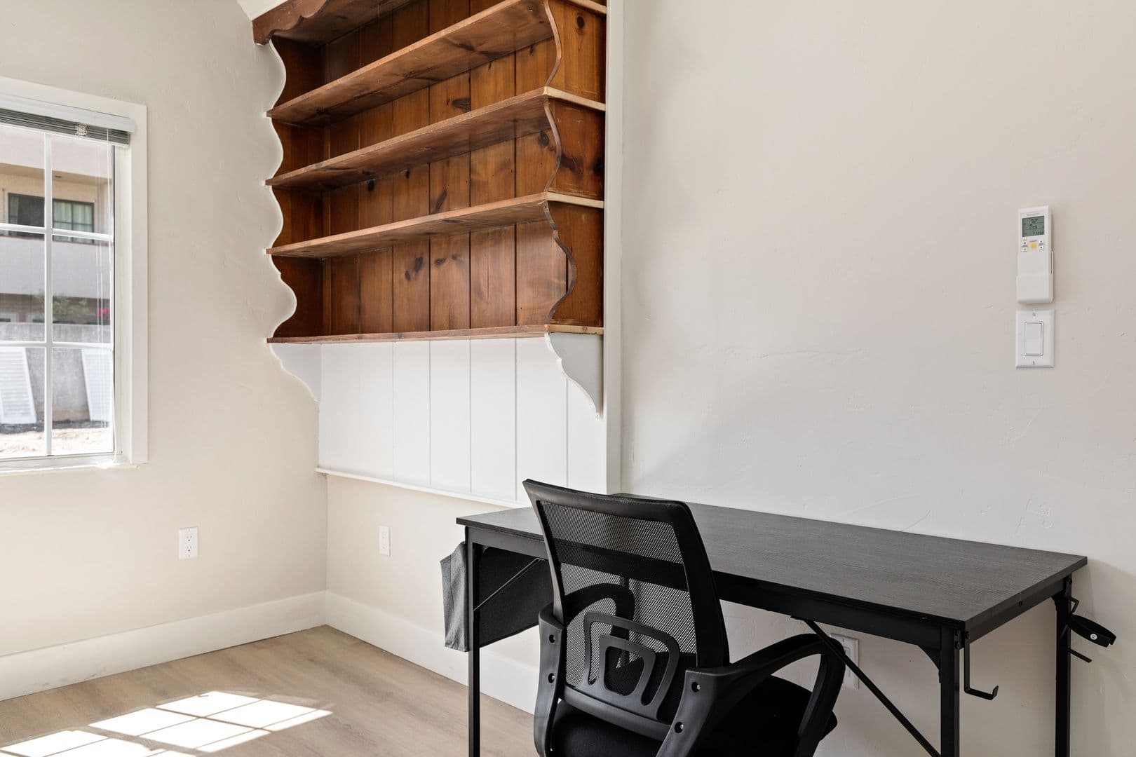 Los Angeles Apartment: 1709 Kelton Ave