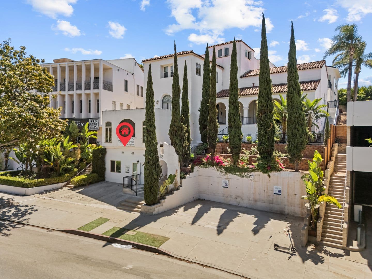 Los Angeles Apartment: 838 Hilgard Ave