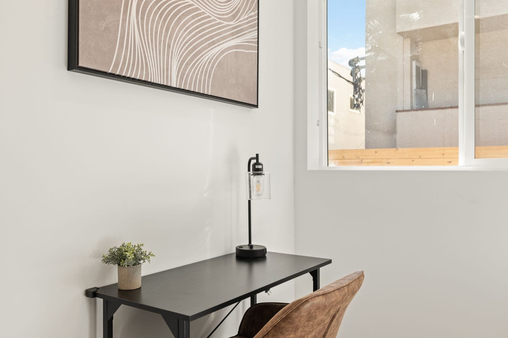 Los Angeles Apartment: 1713 Kelton Ave