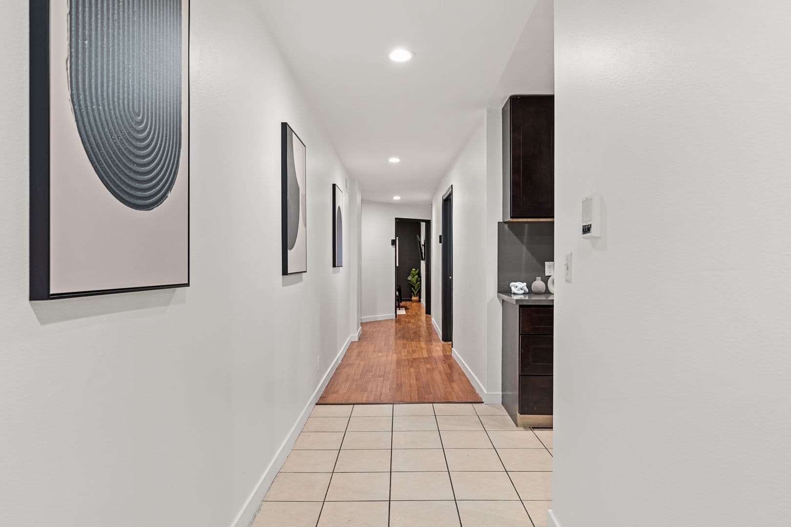 Los Angeles Apartment: 10777 Ashton