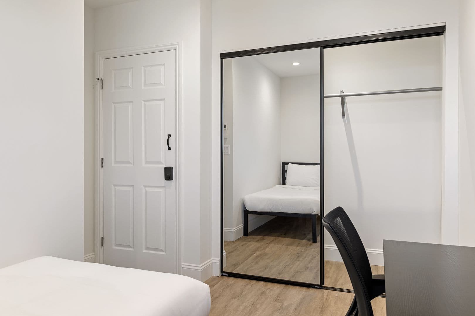 Los Angeles Apartment: 1740 Kelton Ave, Los Angeles, CA 90024