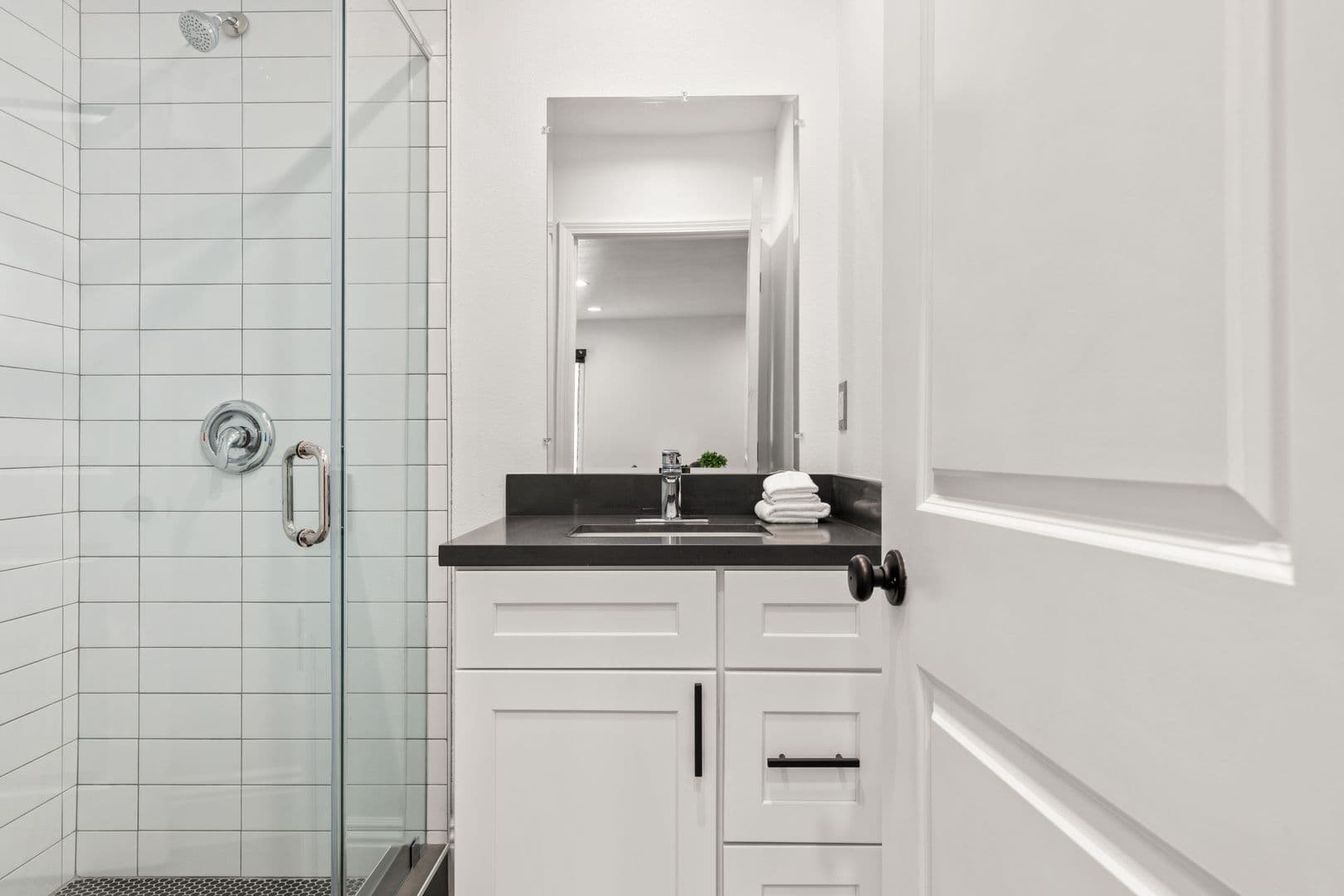 Los Angeles Apartment: 1515 Selby Ave