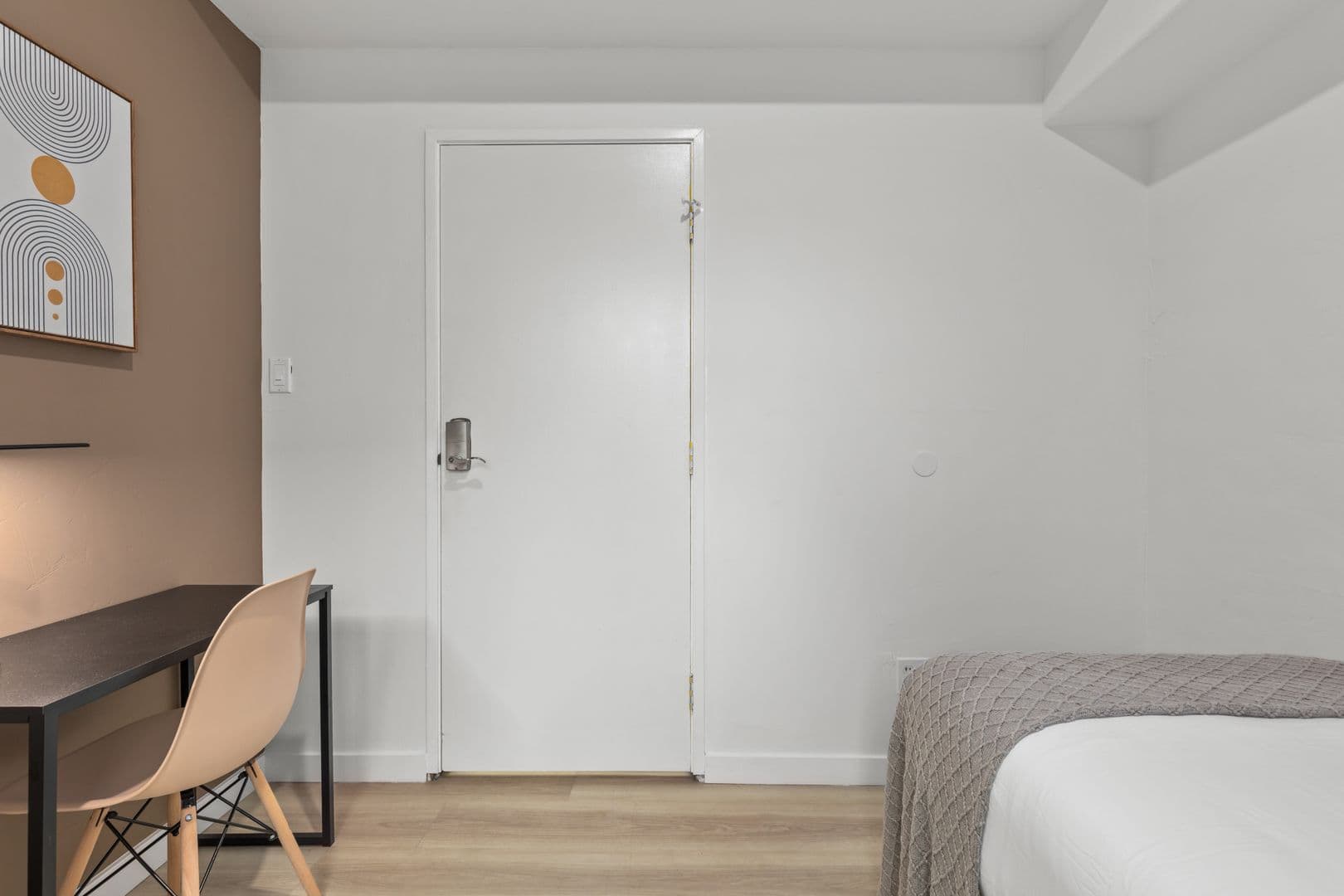 Los Angeles Apartment: 840 Hilgard Ave