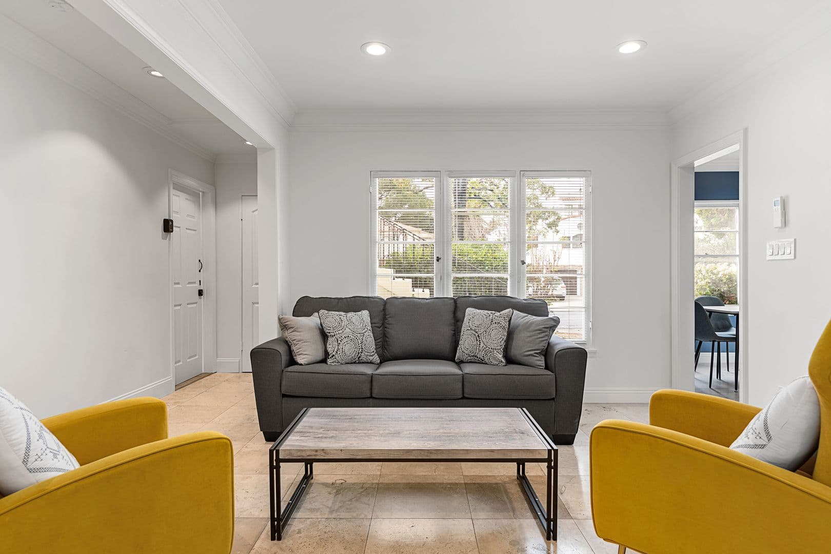 Los Angeles Apartment: 1738 S Kelton Ave.