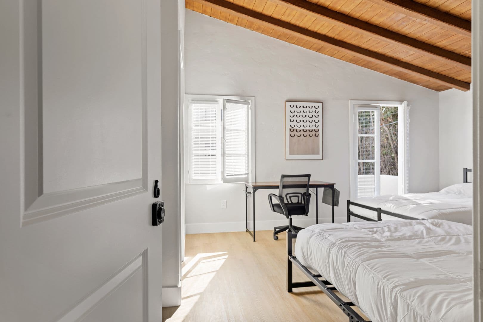 Los Angeles Apartment: 1707 Kelton Ave Los Angeles, CA 90024