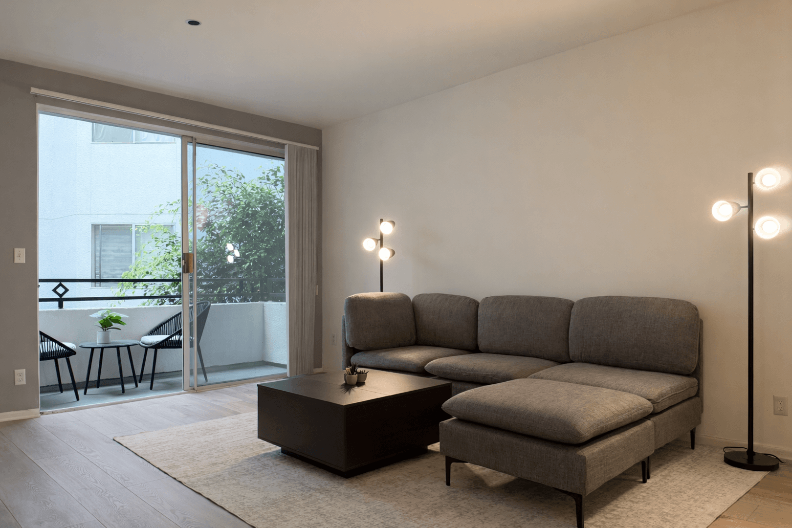 Los Angeles Apartment: 10600 Wilshire 308