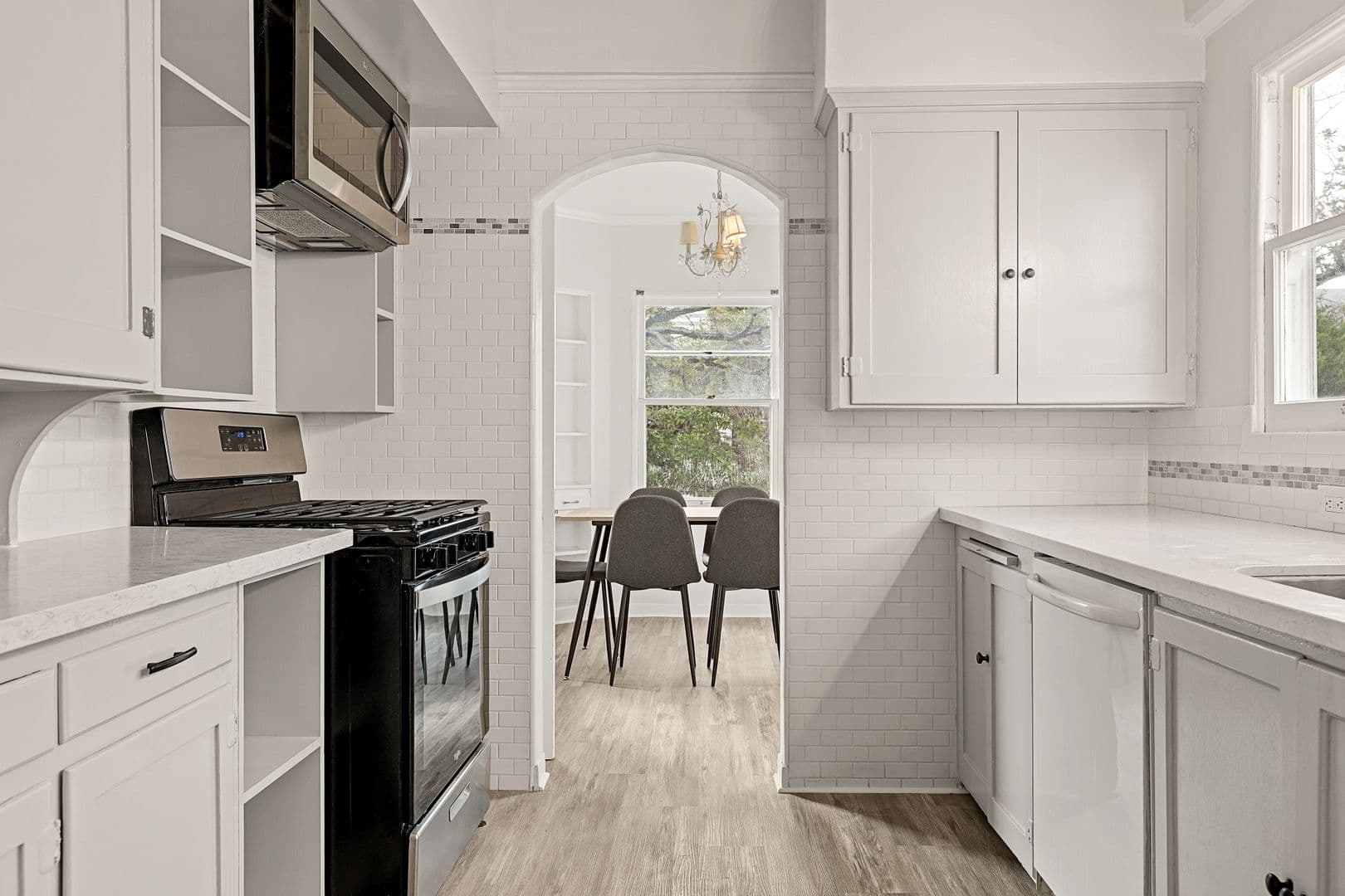 Los Angeles Apartment: 1740 Kelton Ave, Los Angeles, CA 90024