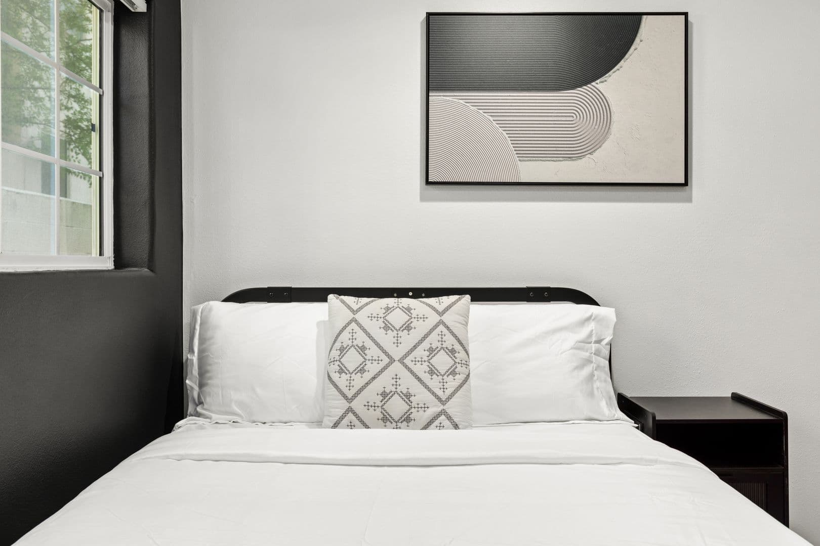 Los Angeles Apartment: 10777 Ashton