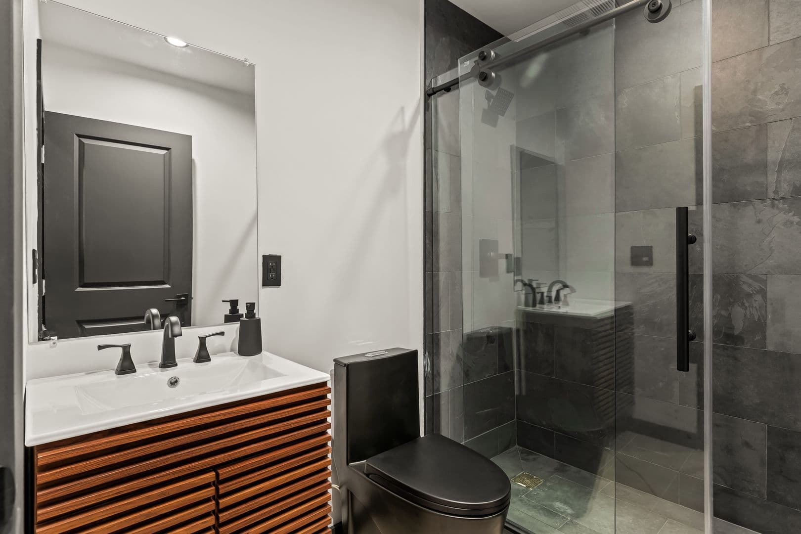 Los Angeles Apartment: 10791-10799 Ohio Ave. (1476 Malcolm Ave)