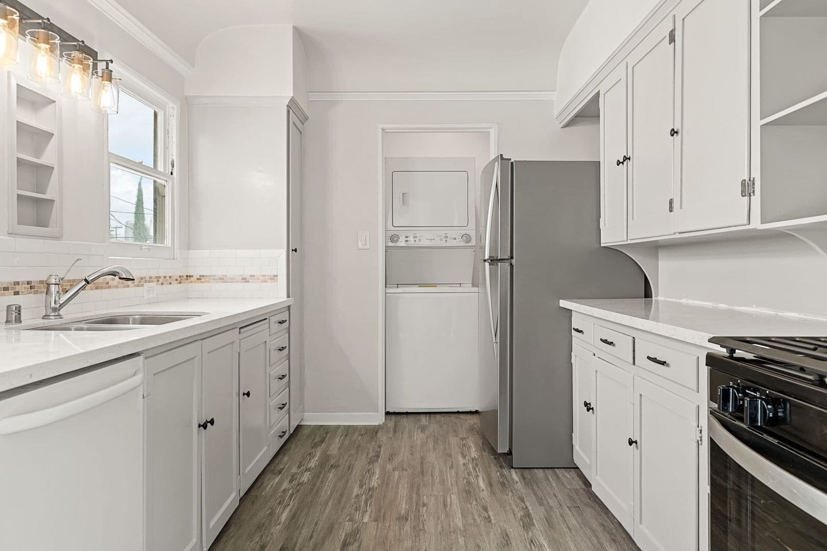 Los Angeles Apartment: 1740 Kelton Ave, Los Angeles, CA 90024