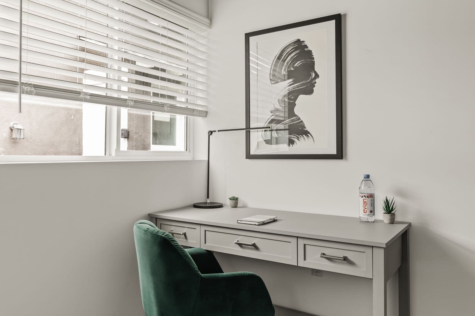 Los Angeles Apartment: 842 Hilgard Ave