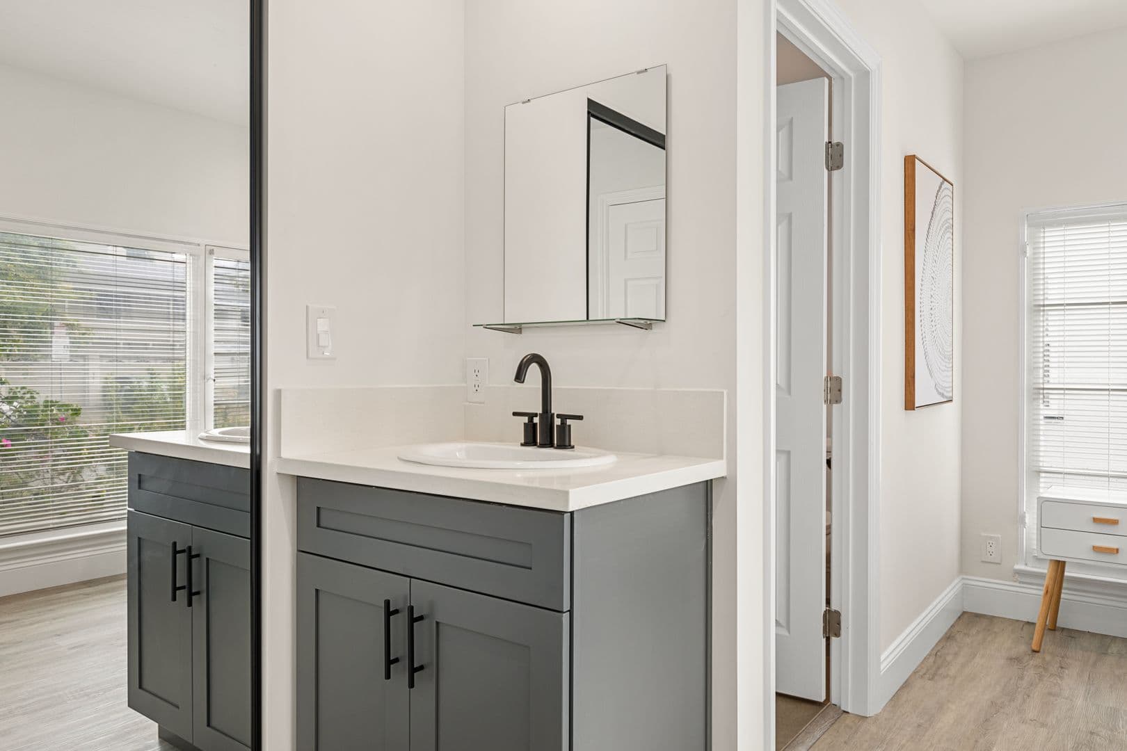 Los Angeles Apartment: 1738 S Kelton Ave.