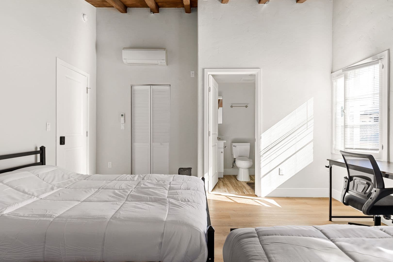 Los Angeles Apartment: 1707 Kelton Ave Los Angeles, CA 90024