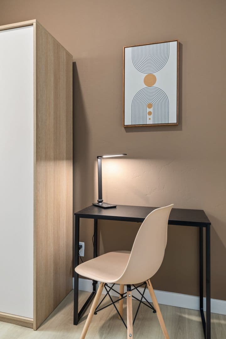 Los Angeles Apartment: 840 Hilgard Ave
