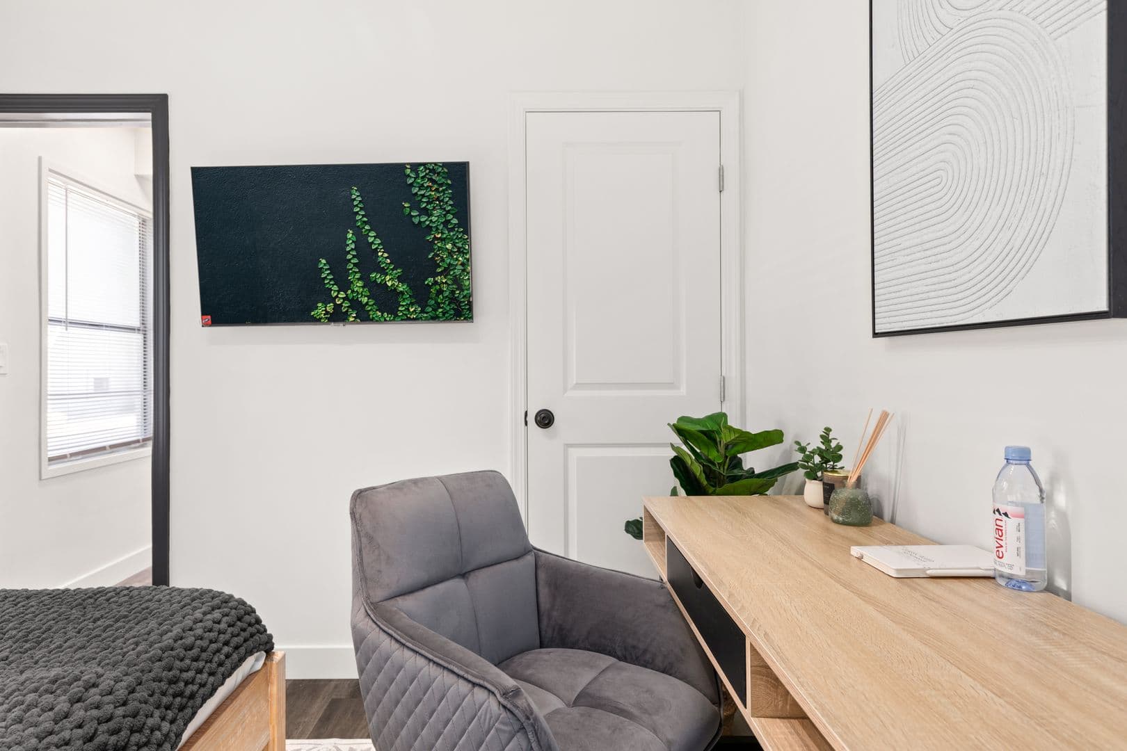 Los Angeles Apartment: 10793 Ohio Ave Los Angeles, CA 90024