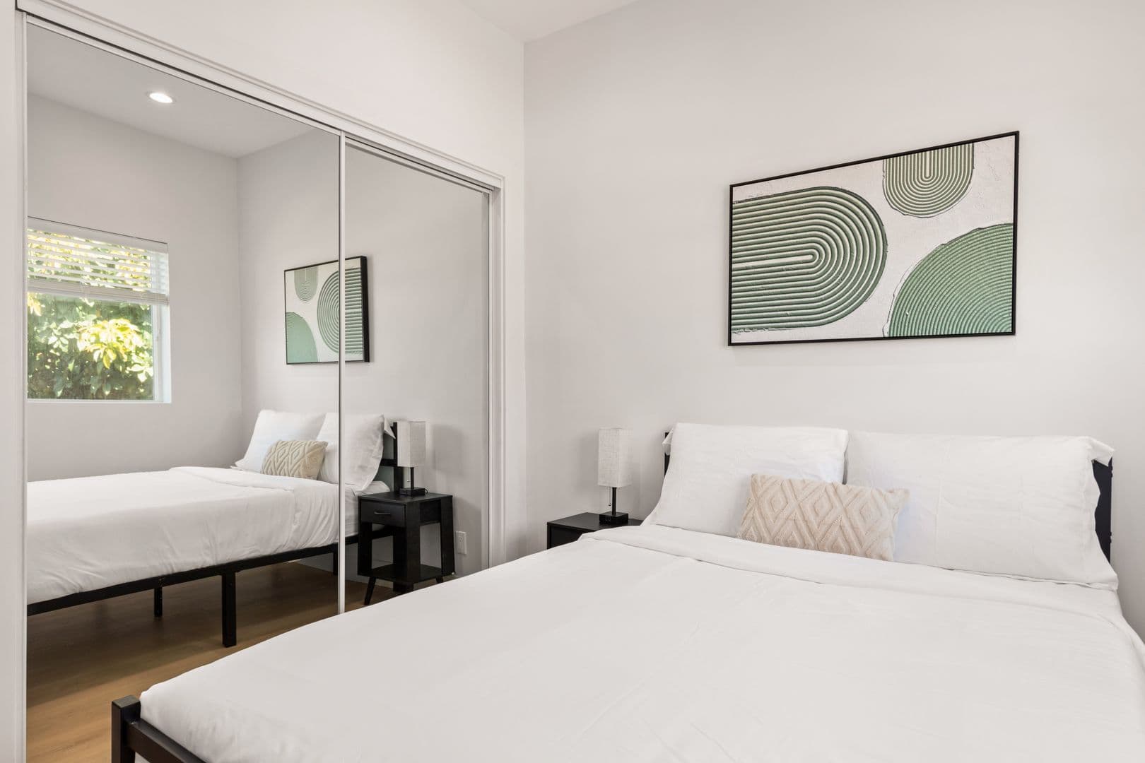 Los Angeles Apartment: 1736 Kelton Ave.