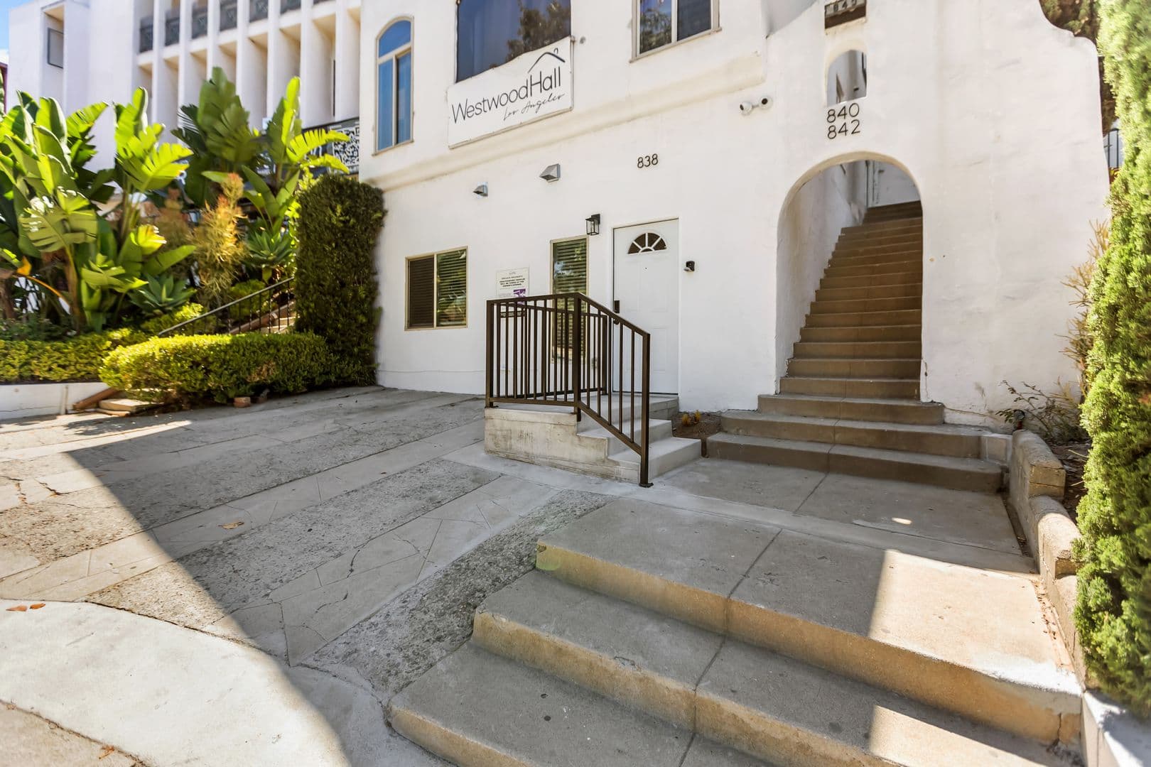 Los Angeles Apartment: 838 Hilgard Ave