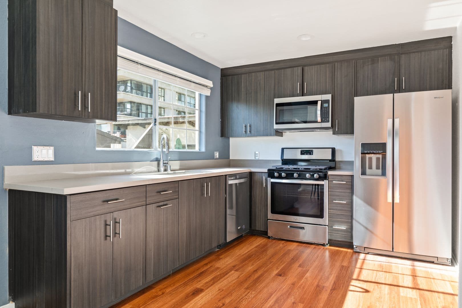 Los Angeles Apartment: 10777 Ashton