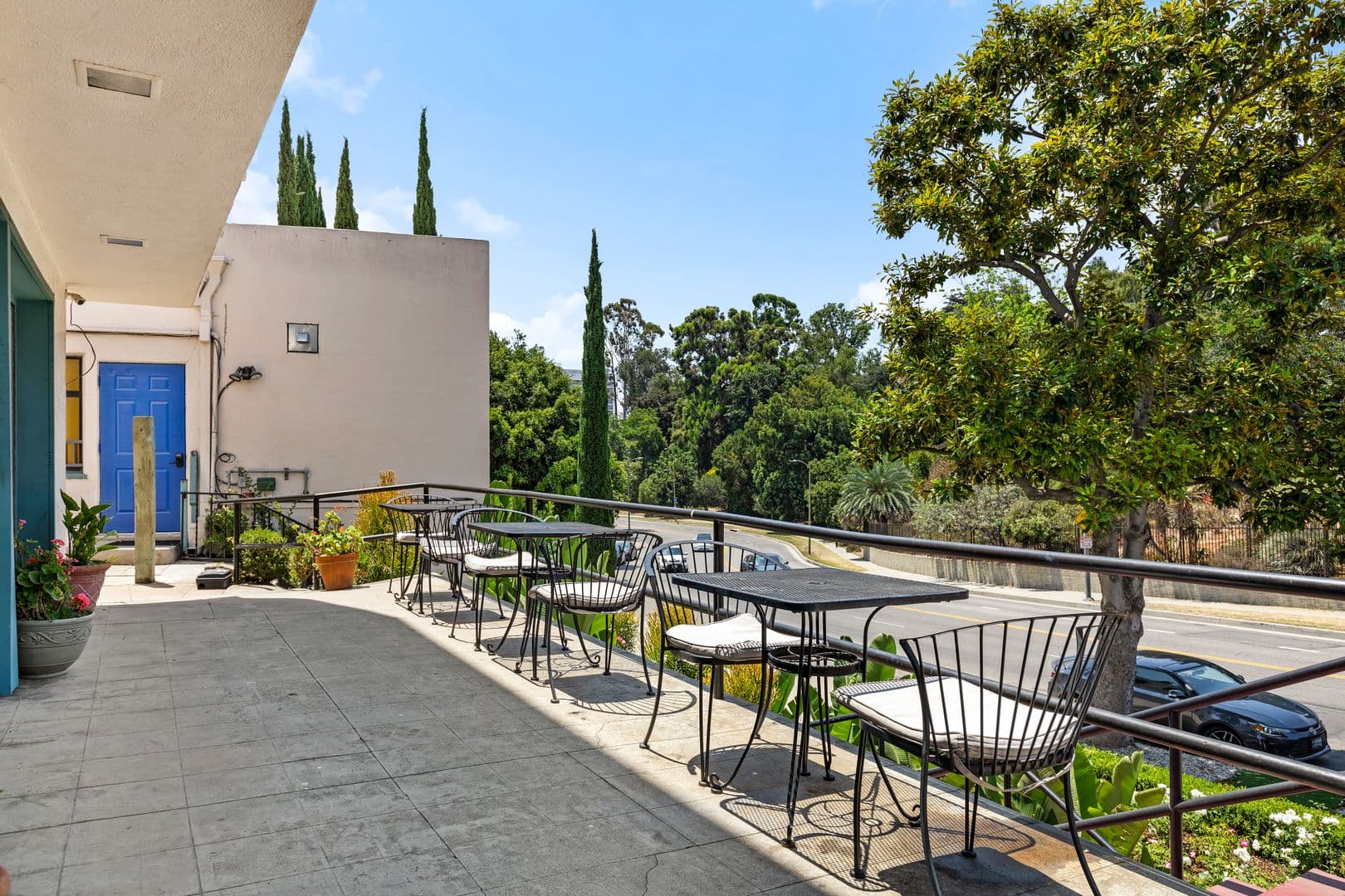 Los Angeles Apartment: 832 Hilgard Ave