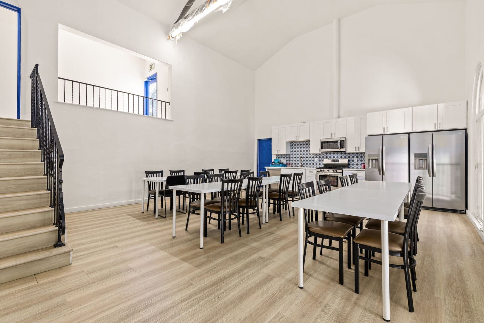 Los Angeles Apartment: 832 Hilgard Ave
