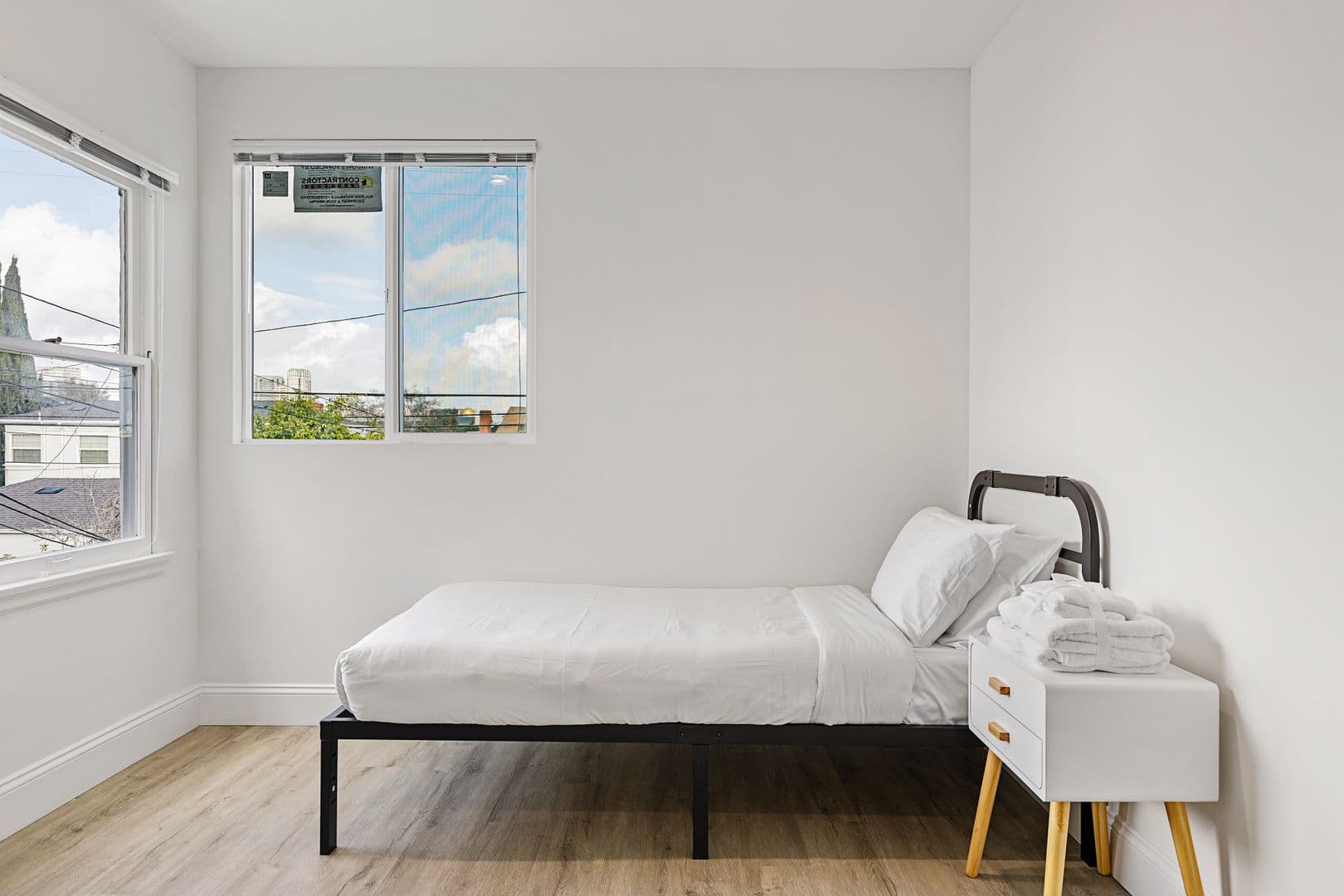 Los Angeles Apartment: 1740 Kelton Ave, Los Angeles, CA 90024