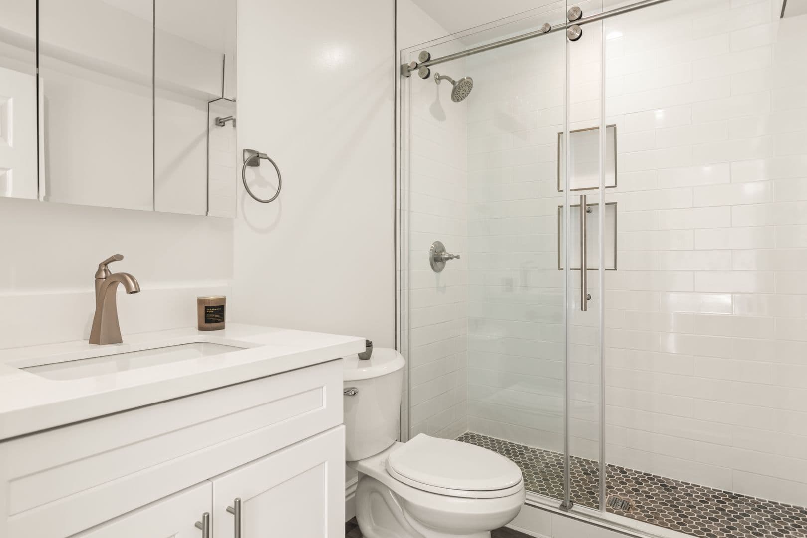 Los Angeles Apartment: 1713 Kelton Ave