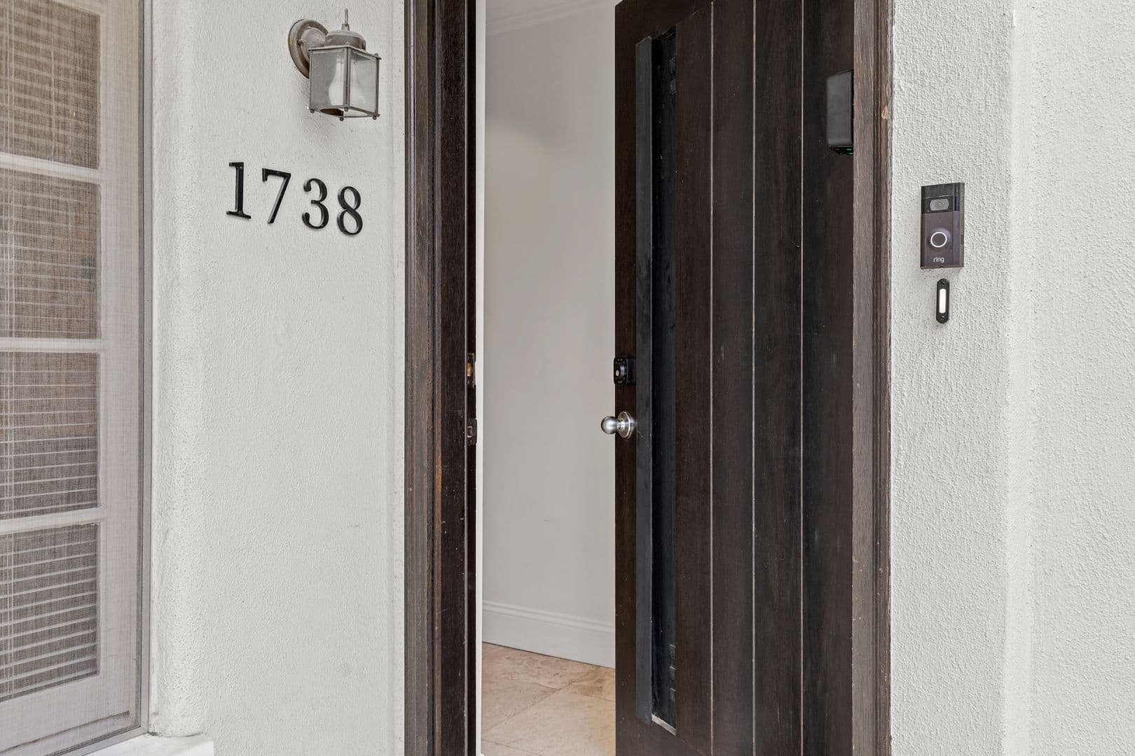 Los Angeles Apartment: 1738 S Kelton Ave.