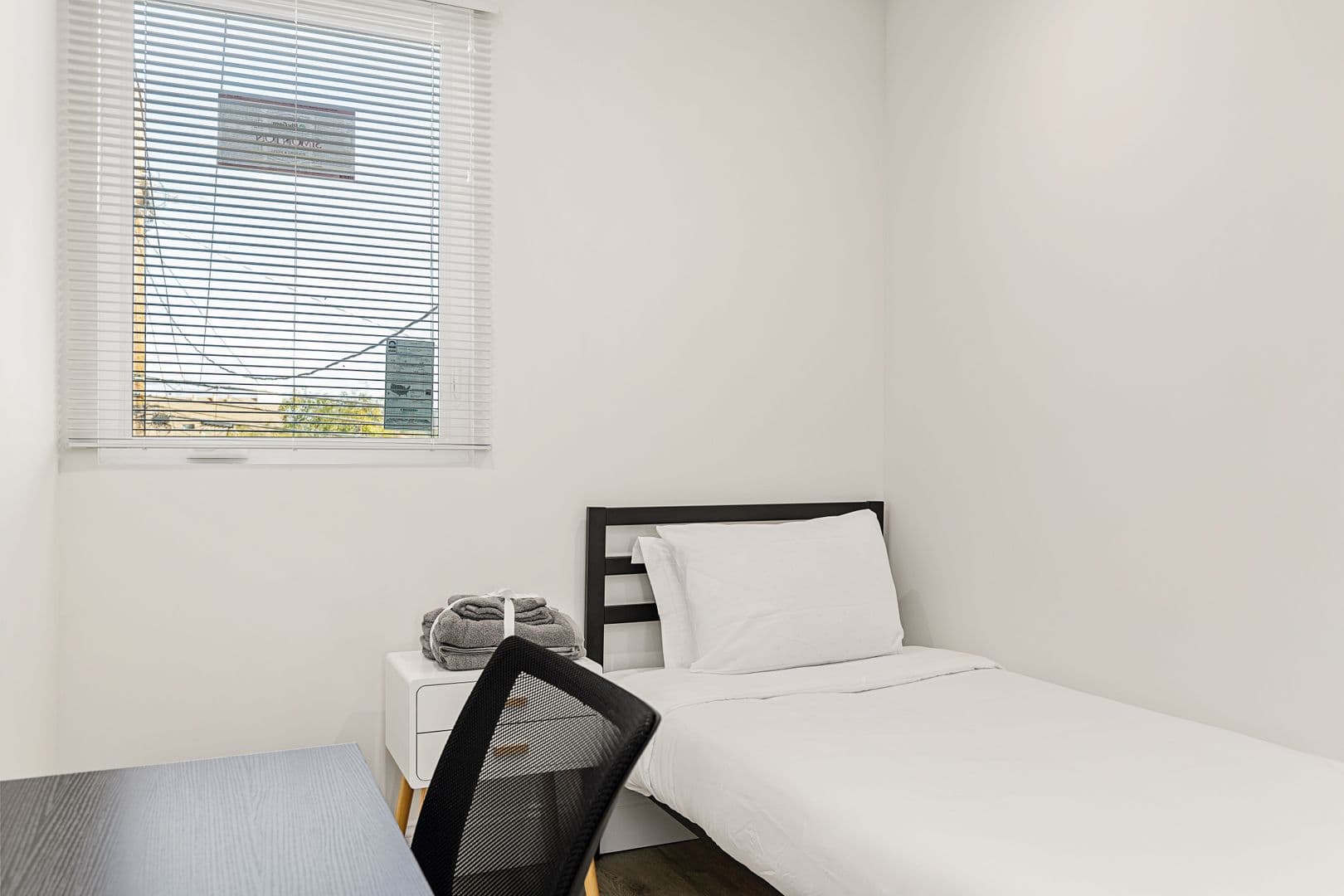 Los Angeles Apartment: 1740 Kelton Ave, Los Angeles, CA 90024