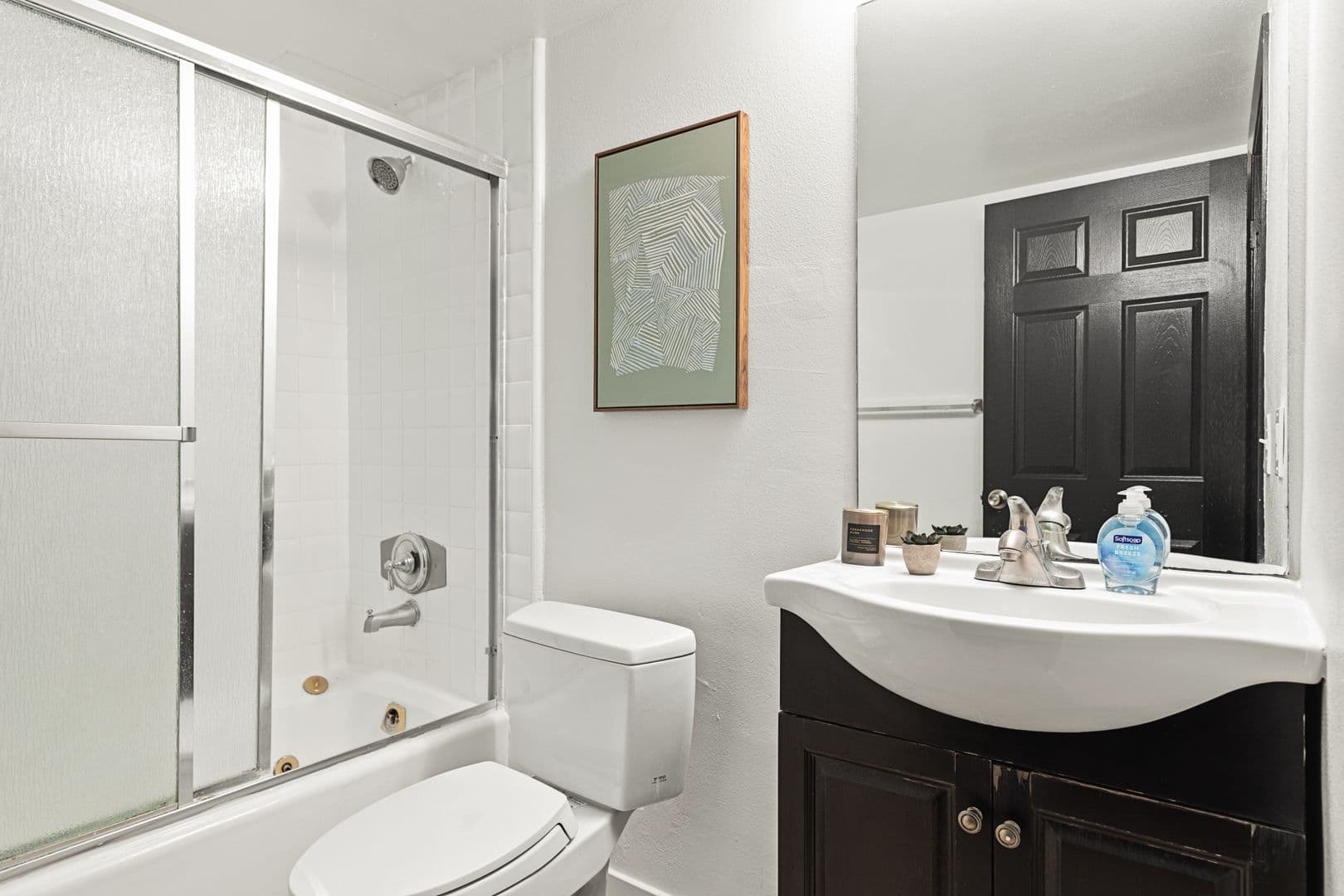 Los Angeles Apartment: 10777 Ashton