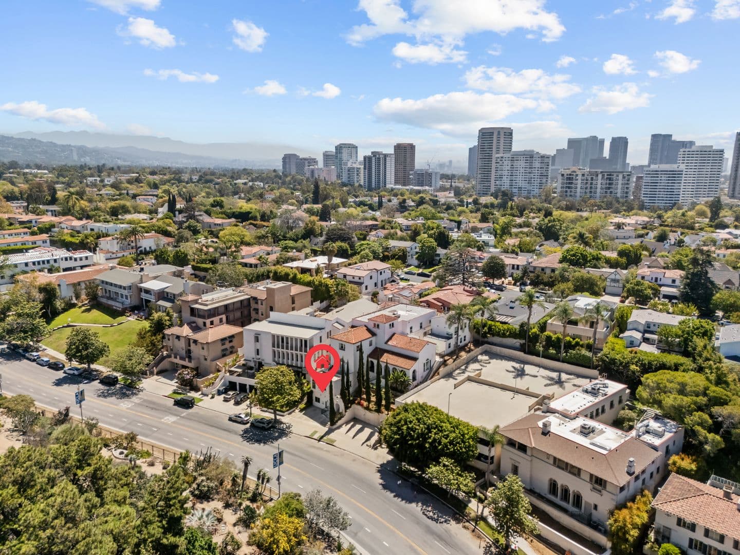 Los Angeles Apartment: 838 Hilgard Ave