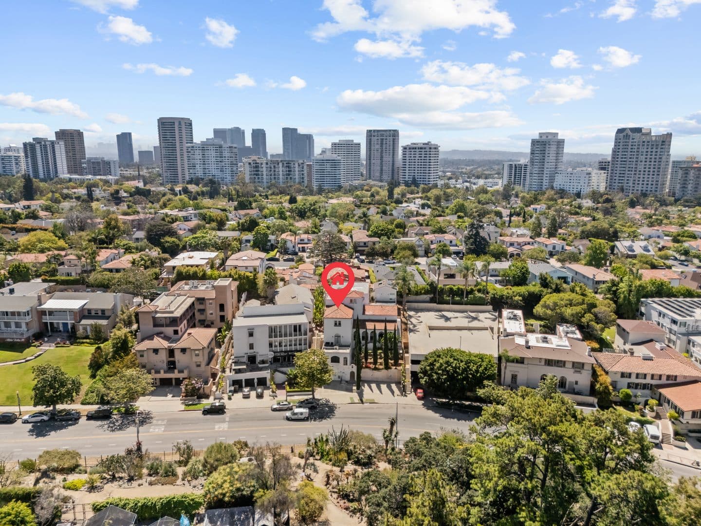Los Angeles Apartment: 838 Hilgard Ave