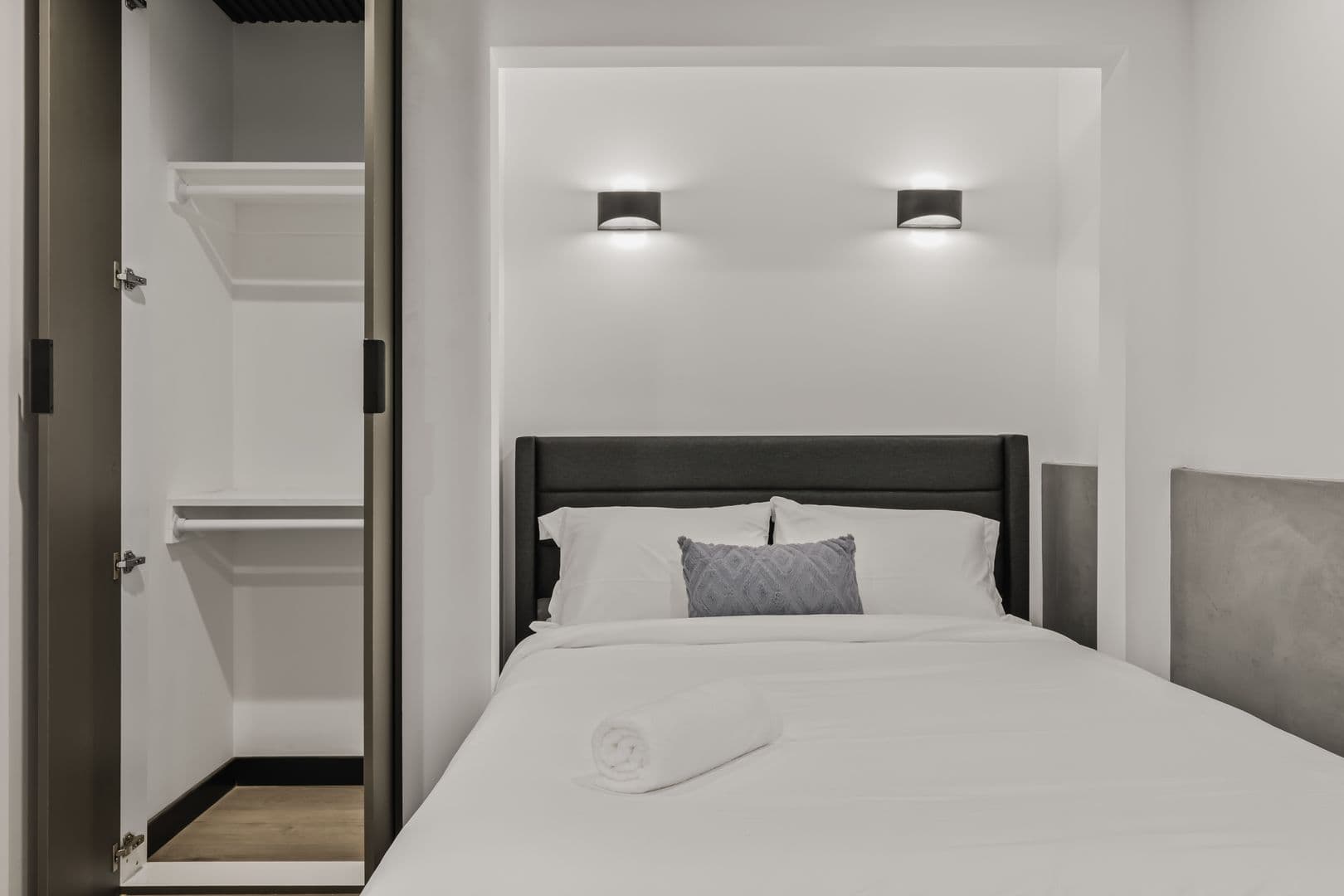 Los Angeles Apartment: 10773 Ashton - Single Room