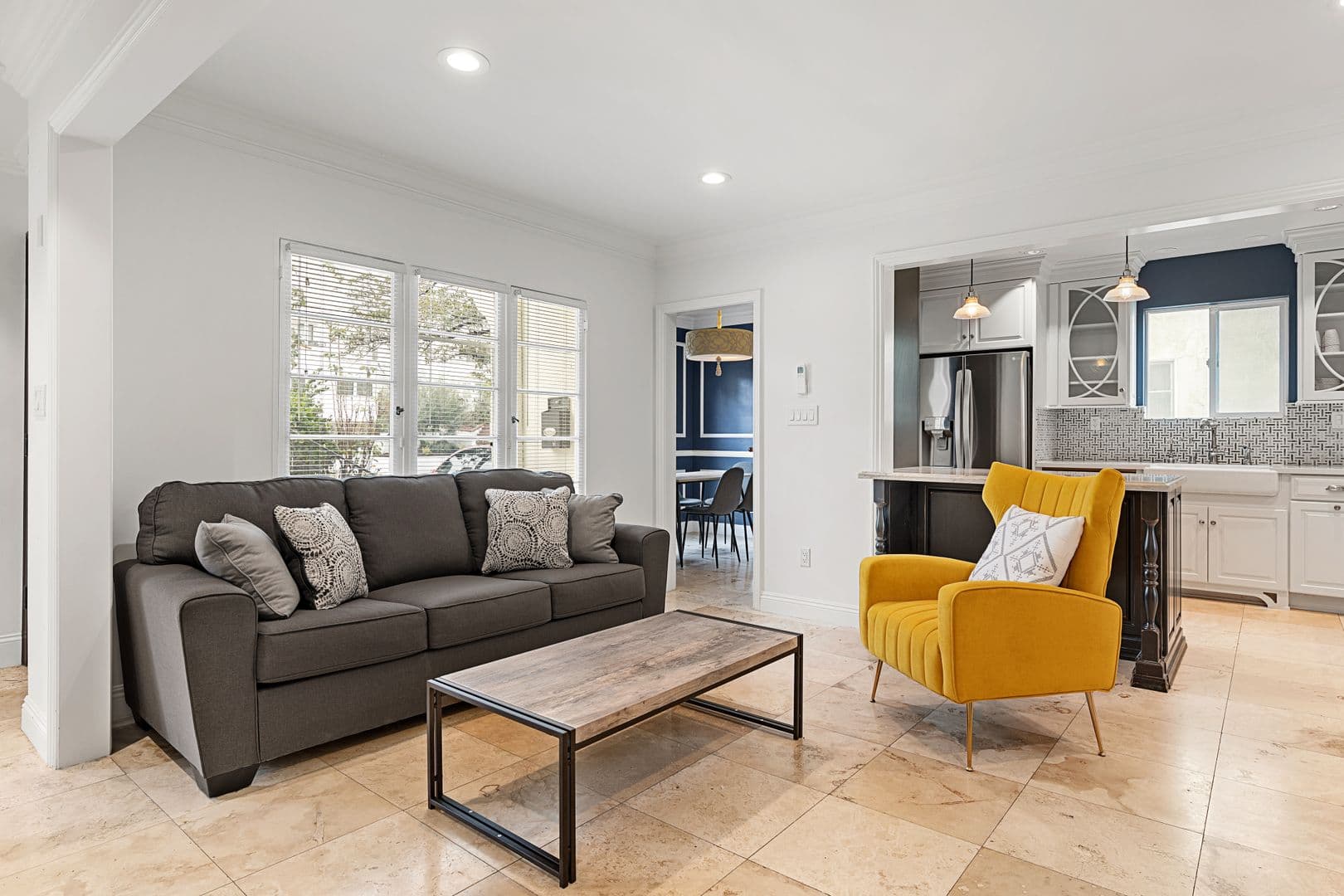 Los Angeles Apartment: 1738 S Kelton Ave.