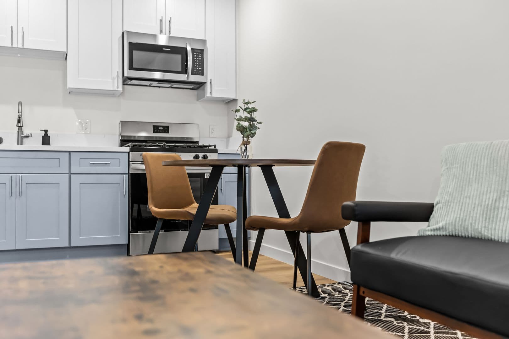 Los Angeles Apartment: 838 Hilgard Ave