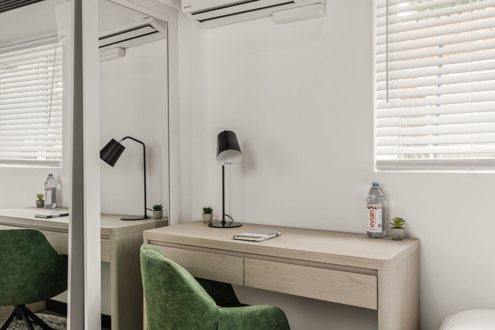 Los Angeles Apartment: 10773 Ashton - Single Room