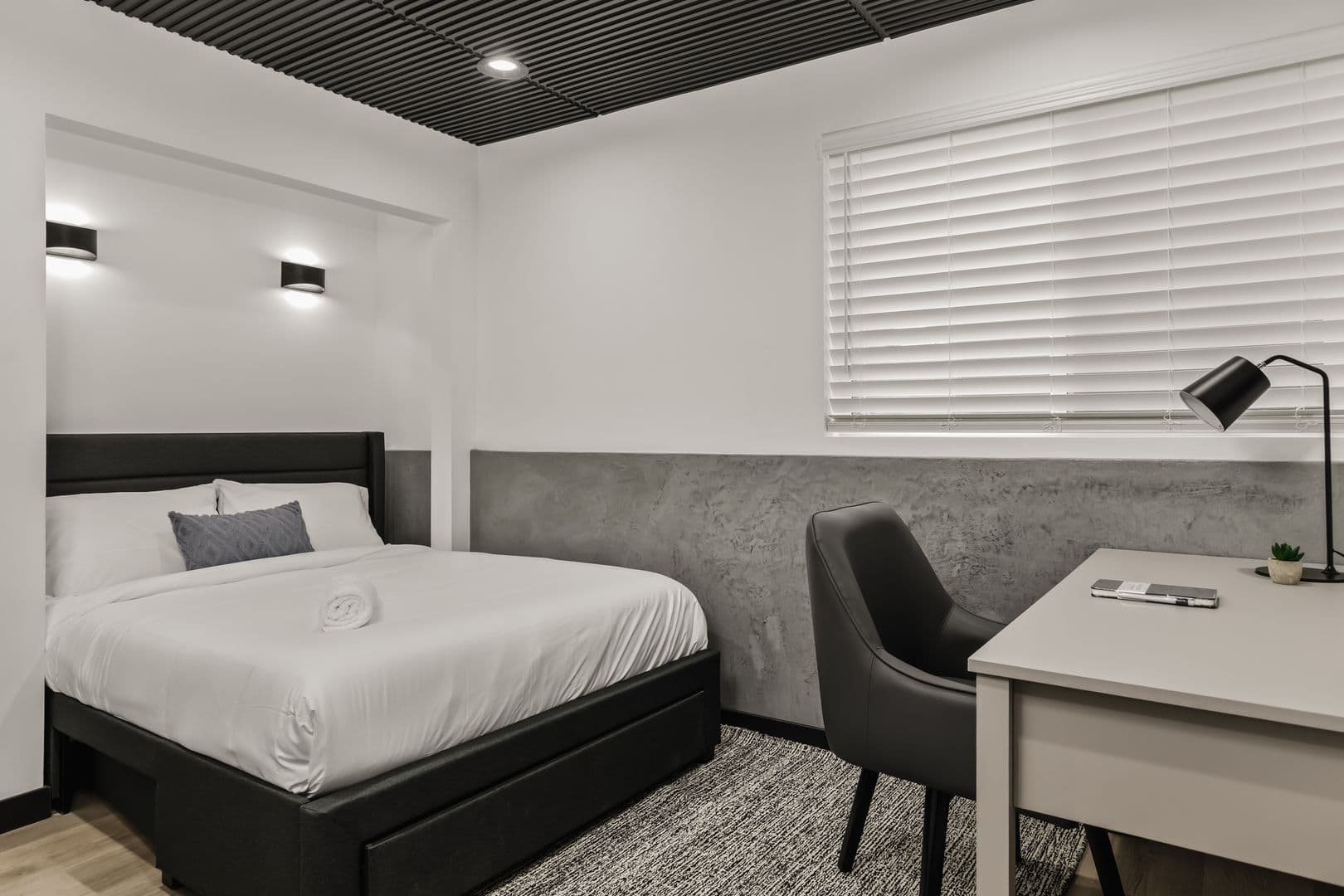 Los Angeles, Apartment: 1515 1/2 Selby Avenue - Single Room