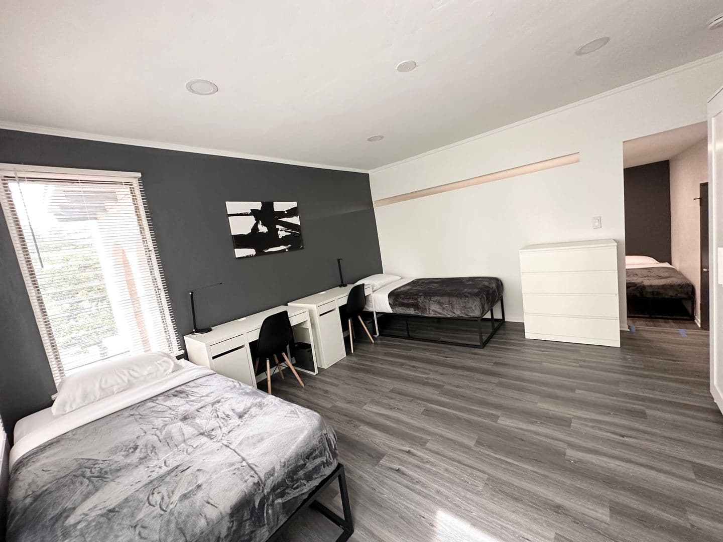 Los Angeles Apartment: 832 Hilgard Ave