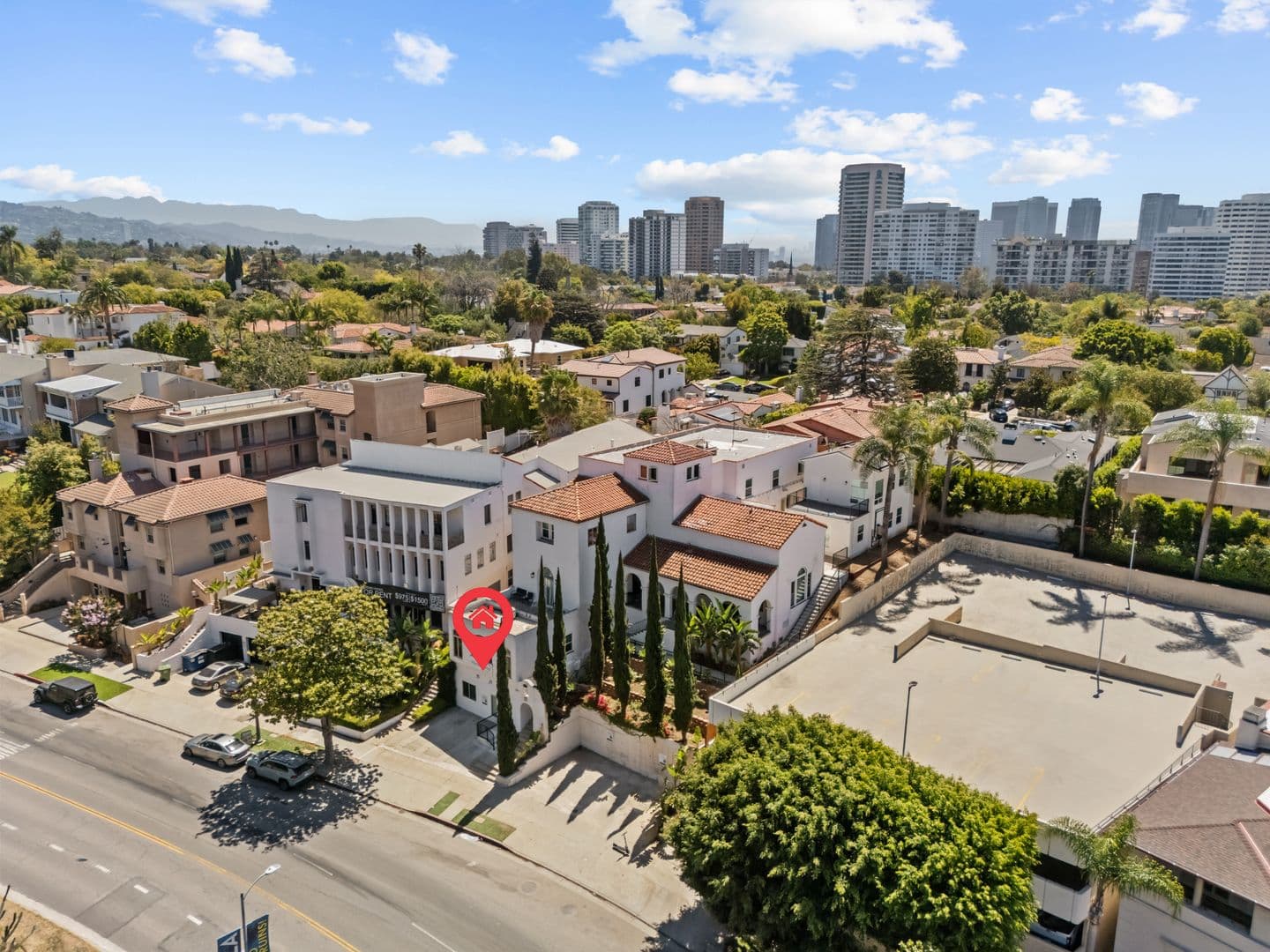 Los Angeles Apartment: 838 Hilgard Ave