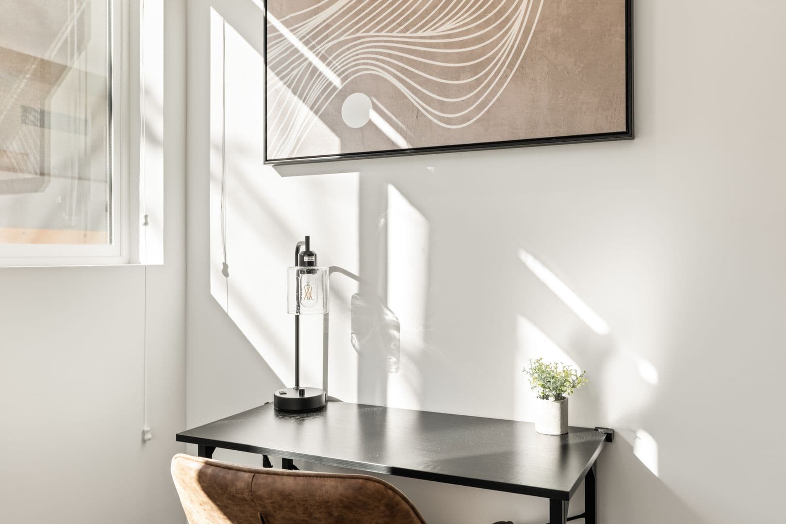 Los Angeles Apartment: 1713 Kelton Ave