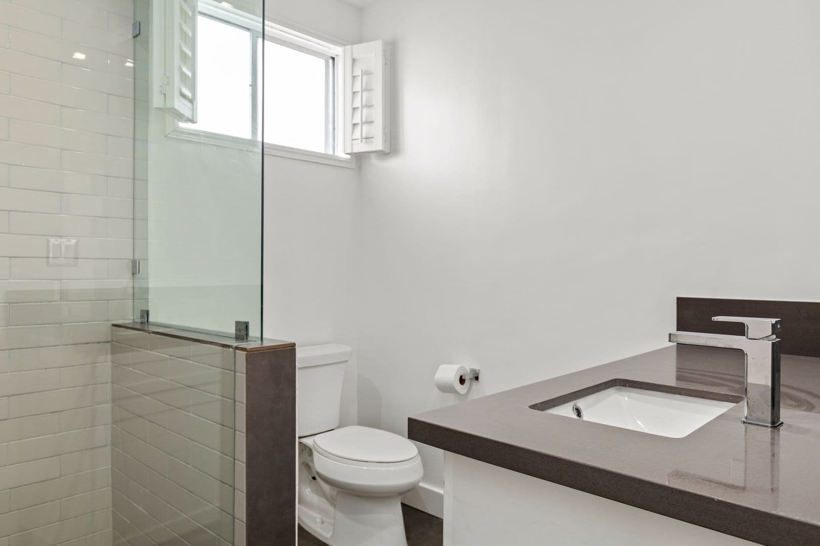 Los Angeles Apartment: 1700 Malcolm Avenue
