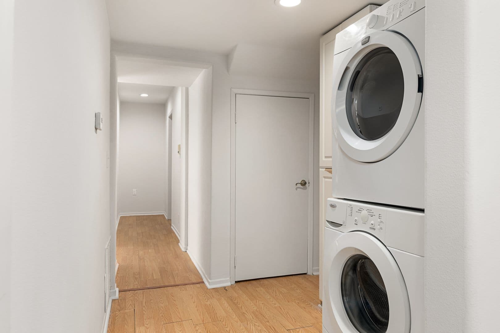 Los Angeles Apartment: 10777 Ashton