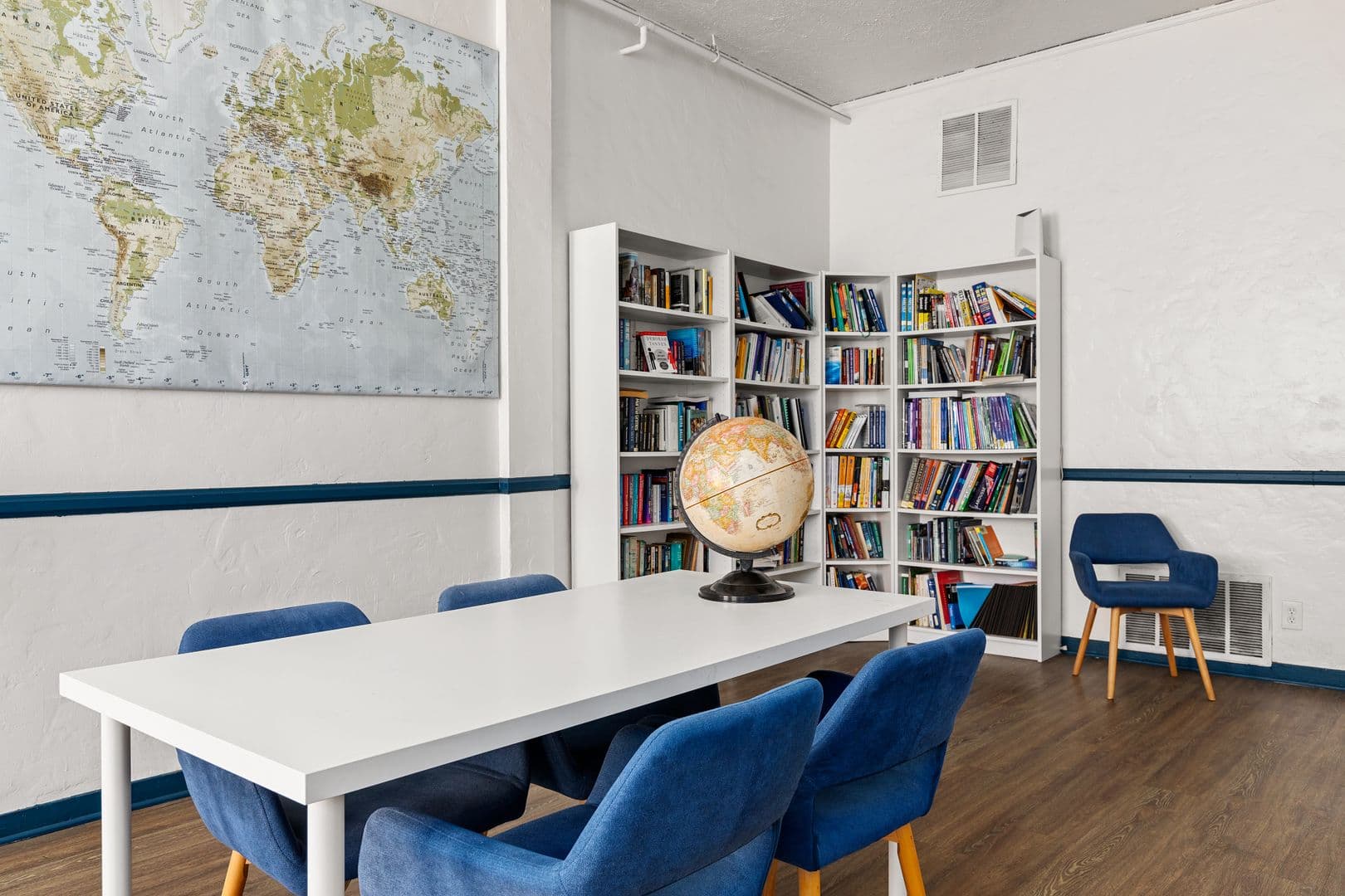 Los Angeles Apartment: 840 Hilgard Ave