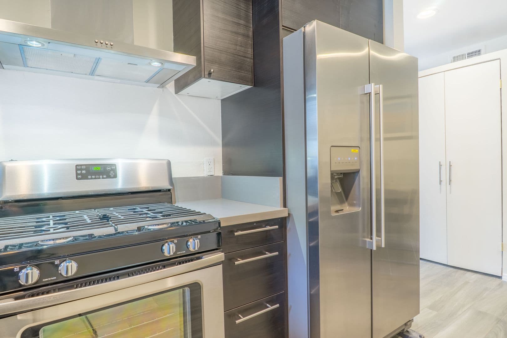 Los Angeles Apartment: 1823 Pelham 8