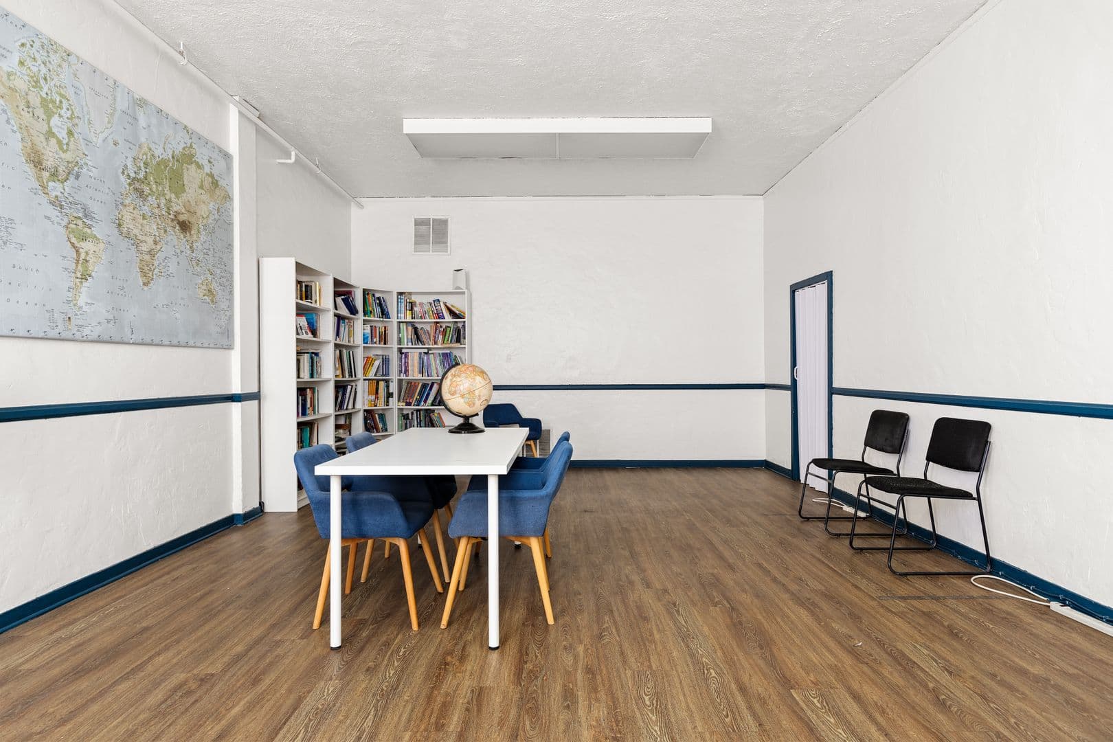 Los Angeles Apartment: 840 Hilgard Ave