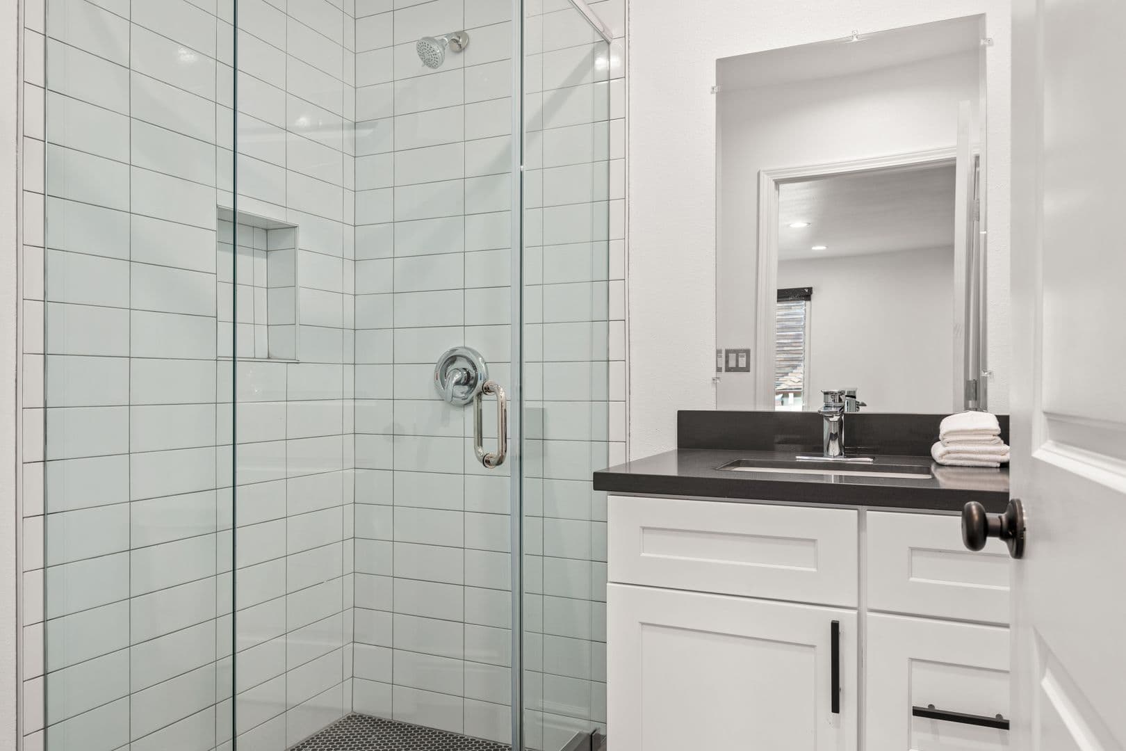 Los Angeles Apartment: 1515 Selby Ave