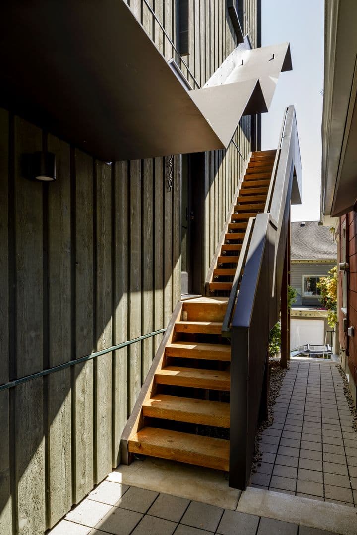 Portland Apartment: 1225 N Prescott Street
