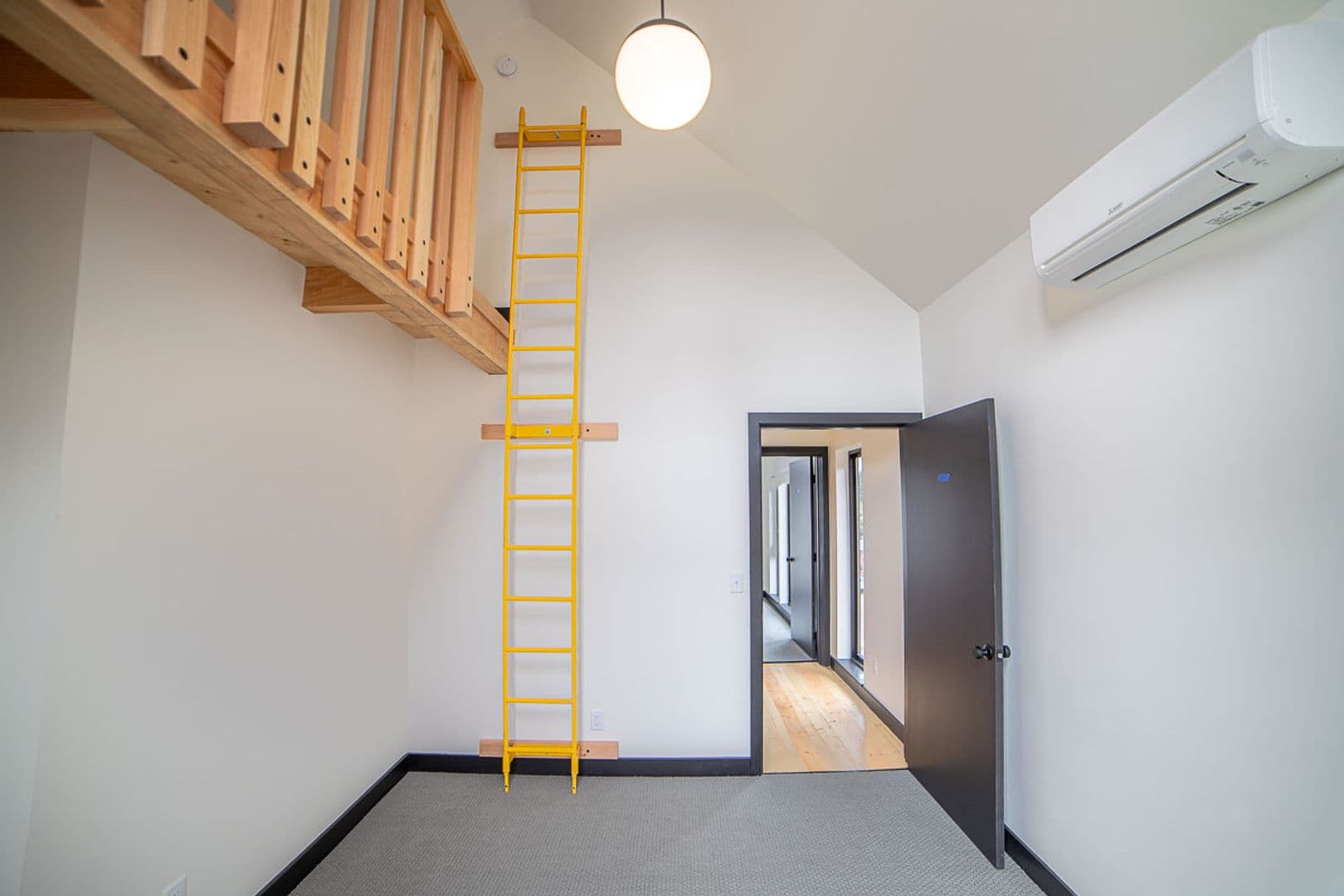 Portland Apartment: 3816 N Michigan Ave