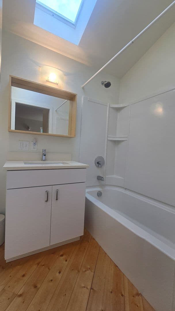 Portland Apartment: 4405 N Commercial
