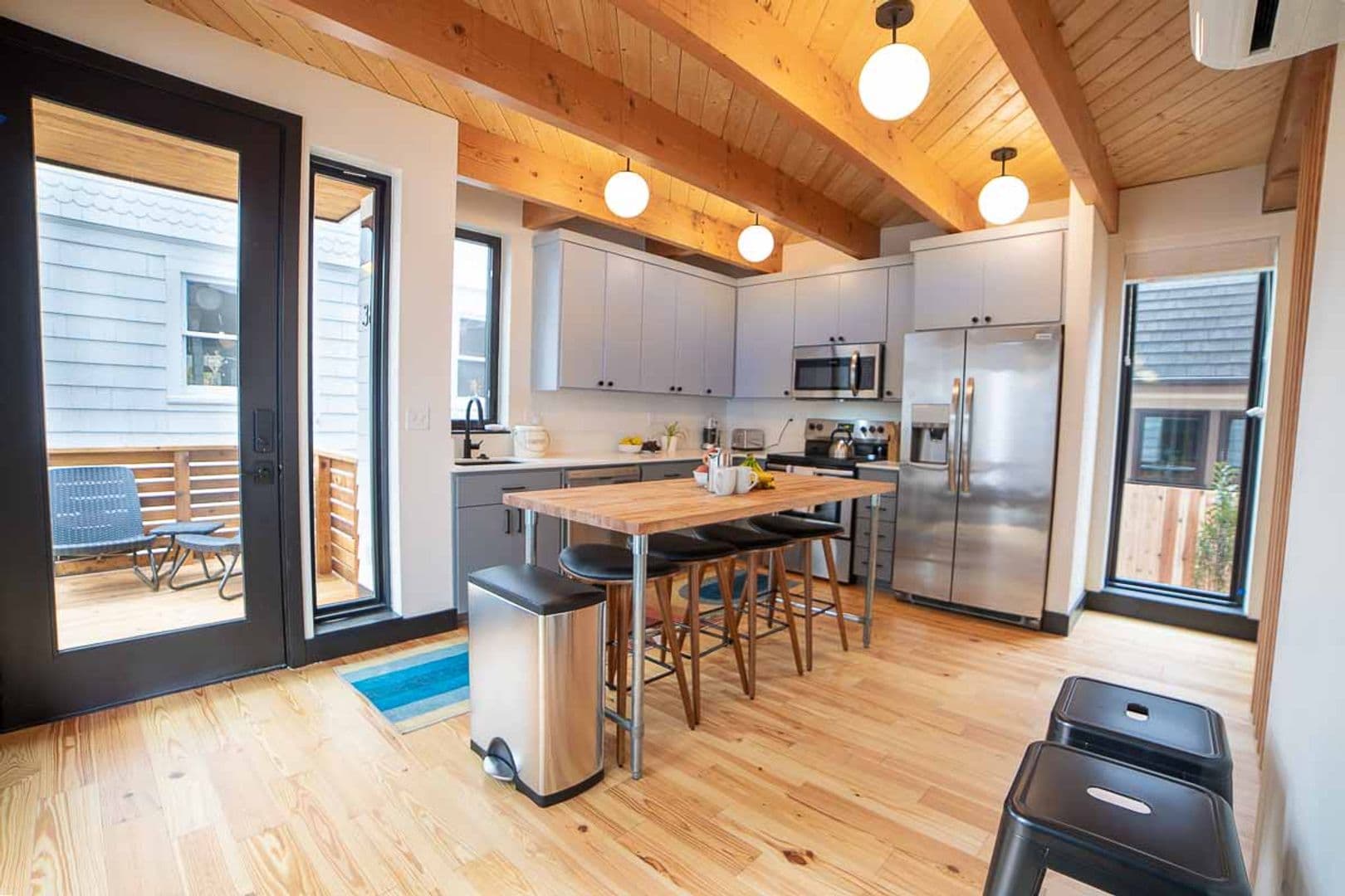 Portland Apartment: 3816 N Michigan Ave